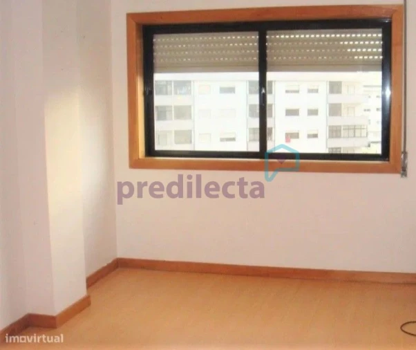 Apartamento T1 para Arrendamento em Paranhos Foto 17