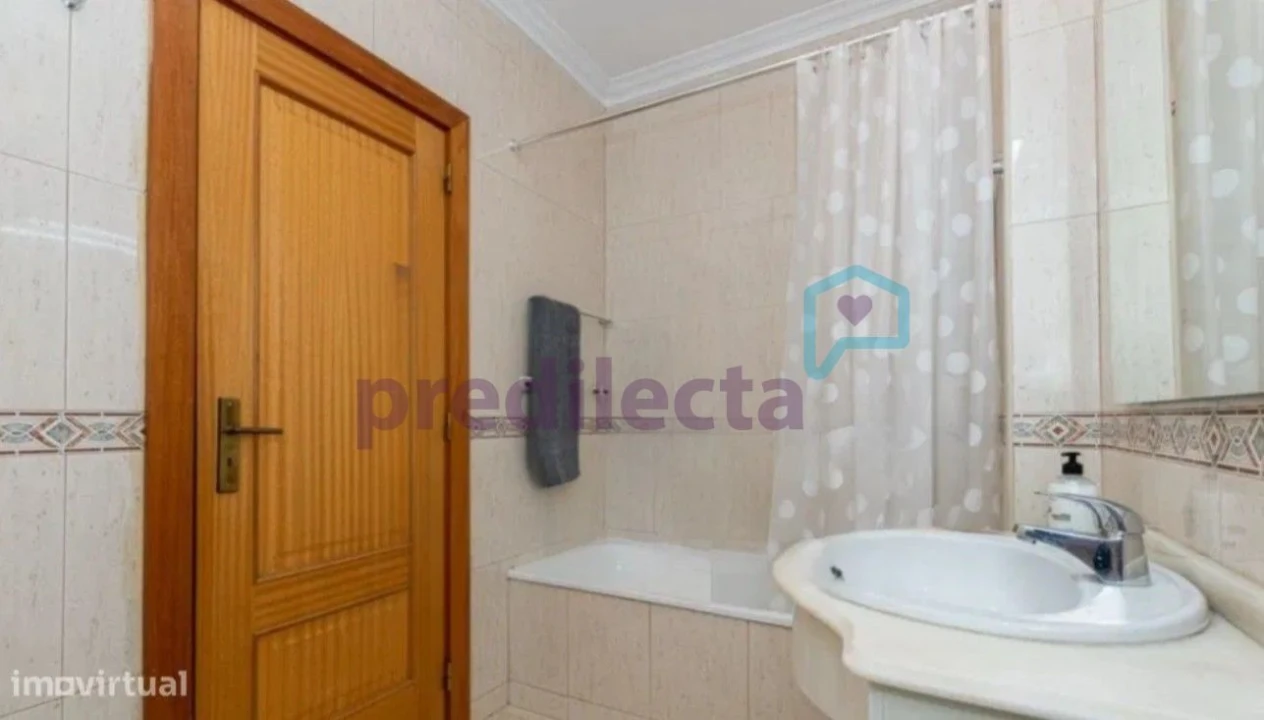 Apartamento T1 para Arrendamento em Paranhos Foto 19