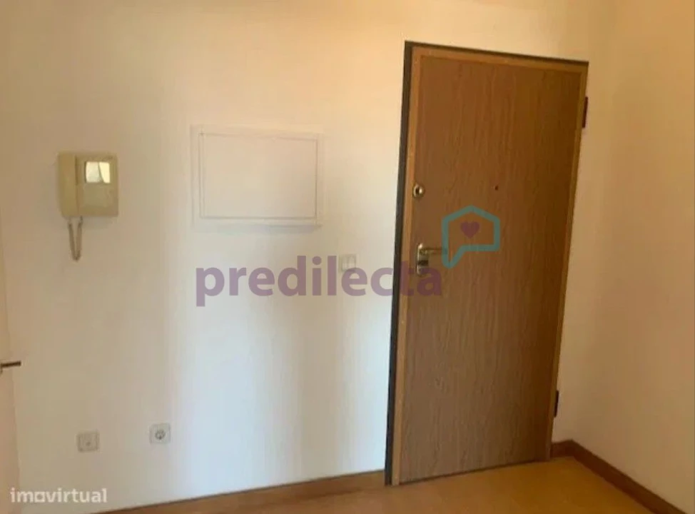 Apartamento T1 para Arrendamento em Paranhos Foto 5