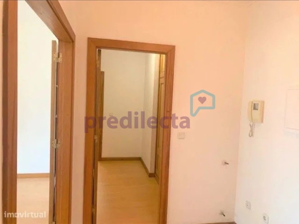 Apartamento T1 para Arrendamento em Paranhos Foto 7