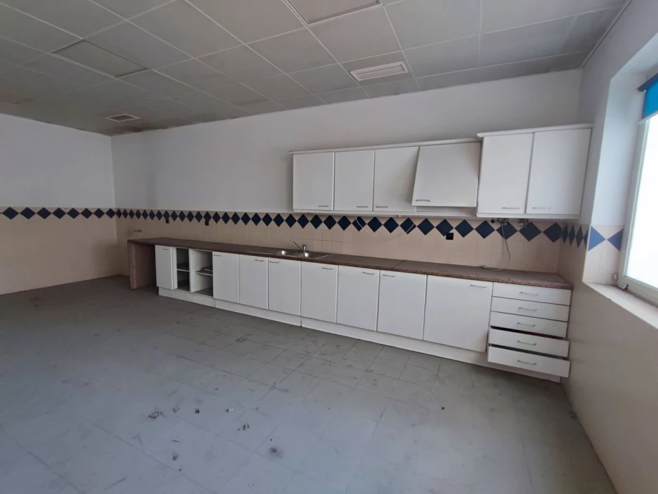 Loja para Venda em Sacavém e Prior Velho Foto 19