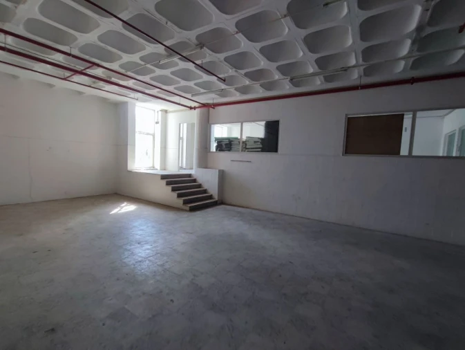 Loja para Venda em Sacavém e Prior Velho Foto 9