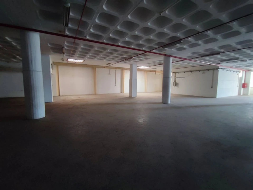 Loja para Venda em Sacavém e Prior Velho Foto 10