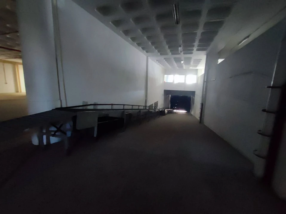 Loja para Venda em Sacavém e Prior Velho Foto 11