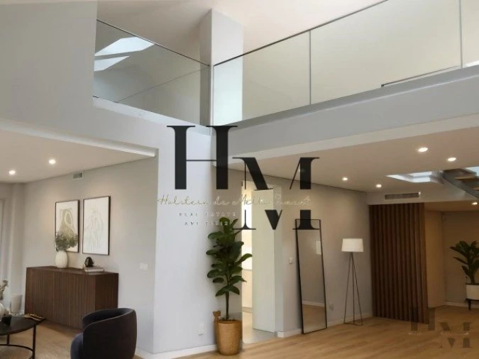 Apartamento T4 para Venda em Carcavelos e Parede Foto 5