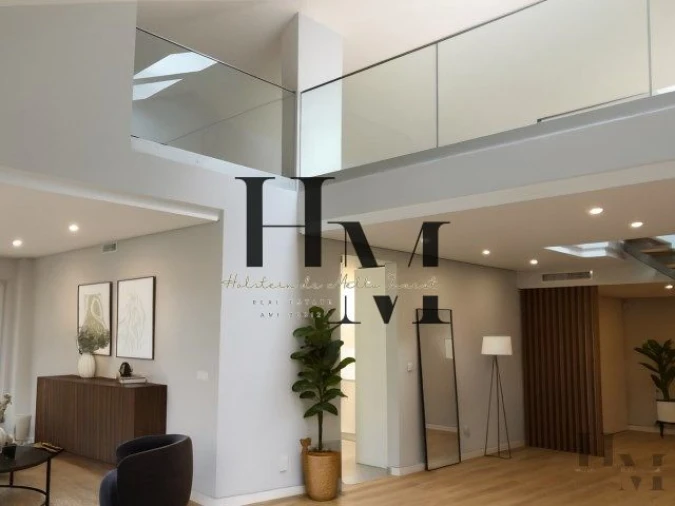 Apartamento T4 para Venda em Carcavelos e Parede Foto 5
