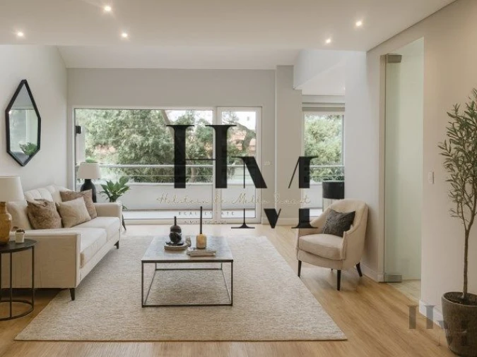 Apartamento T4 para Venda em Carcavelos e Parede Foto 3