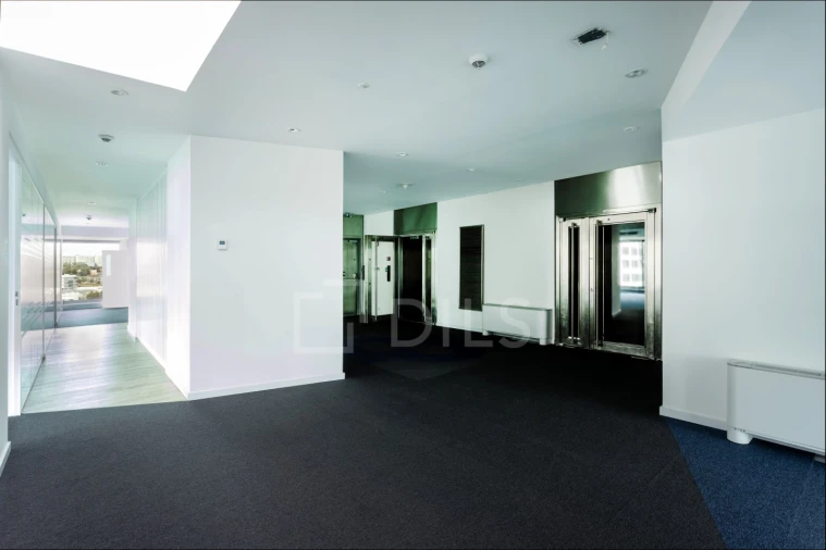 Escritório para Arrendamento em Campolide Foto 17