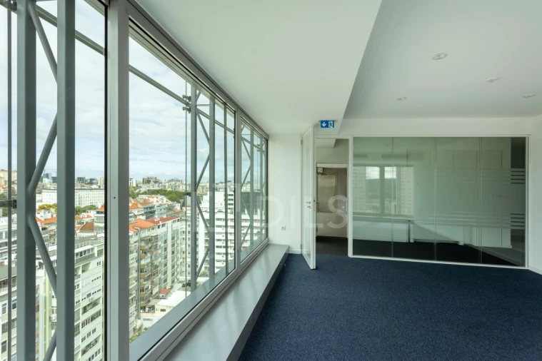 Escritório para Arrendamento em Campolide Foto 21