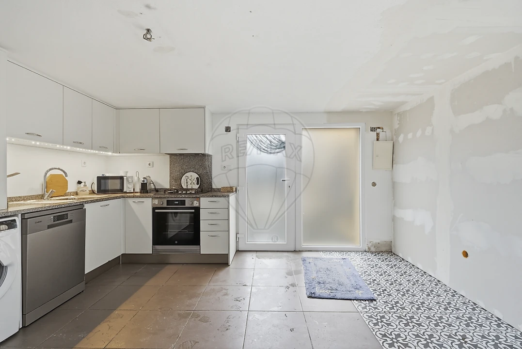 Moradia T2 para Venda em A dos Cunhados e Maceira Foto 24