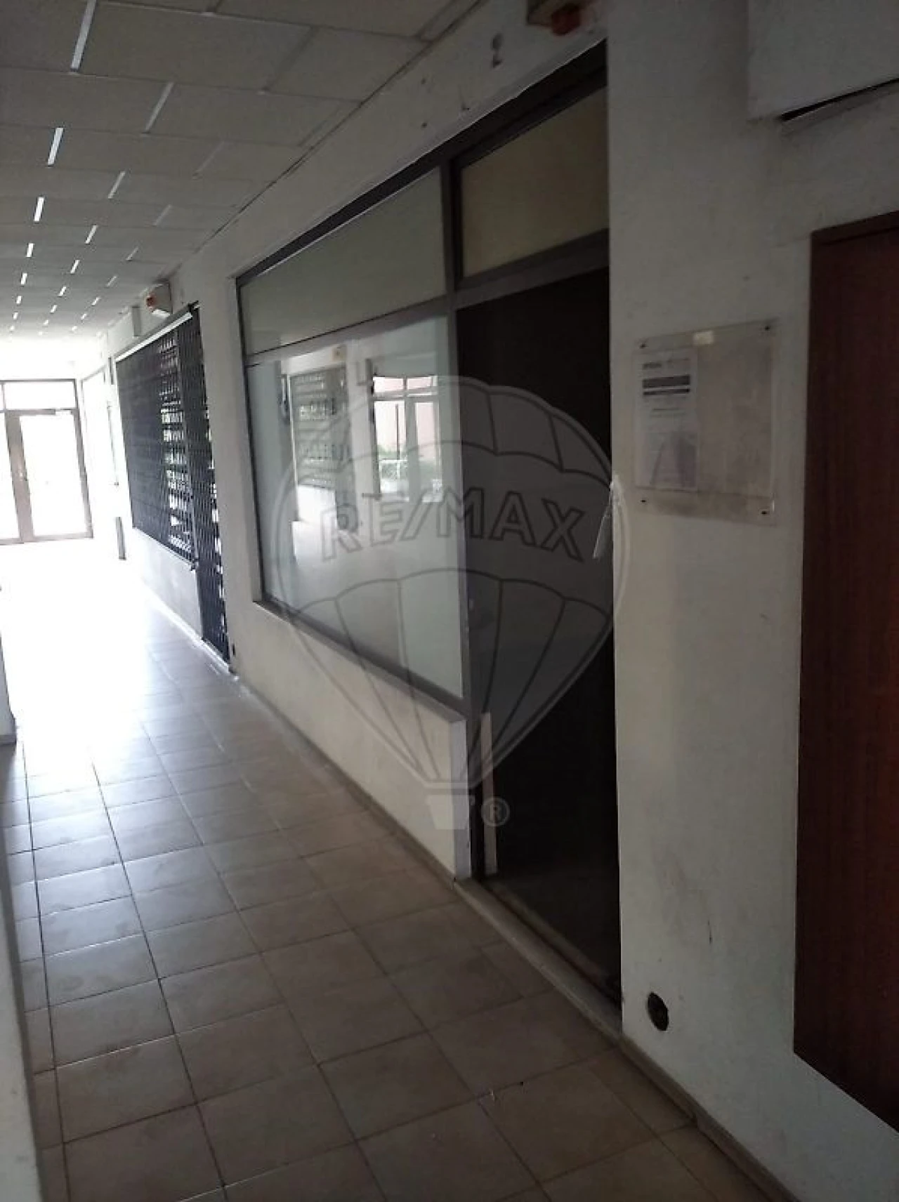 Loja para Venda em São Mamede de Infesta e Senhora da Hora Foto 1