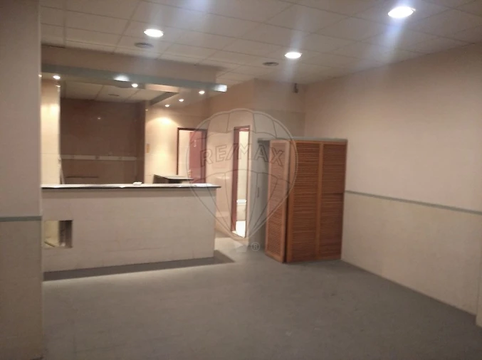 Loja para Venda em São Mamede de Infesta e Senhora da Hora Foto 8