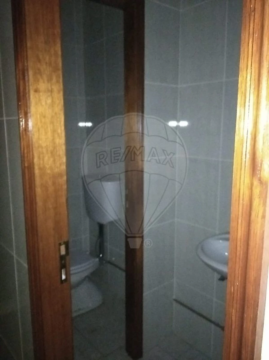 Loja para Venda em São Mamede de Infesta e Senhora da Hora Foto 2