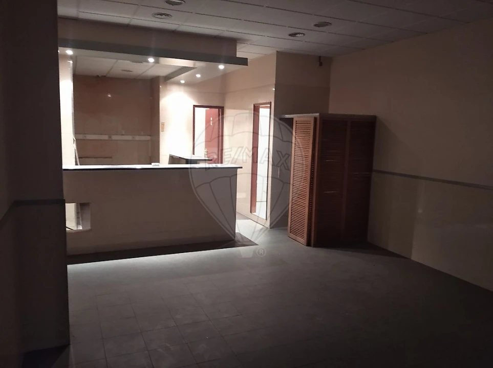 Loja para Venda em São Mamede de Infesta e Senhora da Hora Foto 7