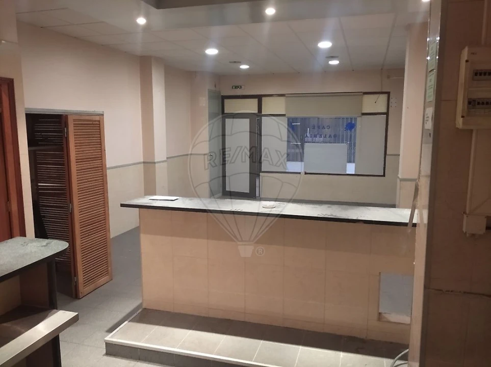 Loja para Arrendamento em São Mamede de Infesta e Senhora da Hora Foto 6