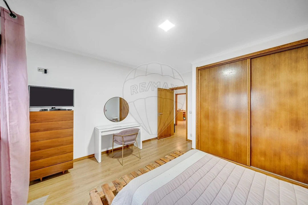 Moradia T4 para Venda em Oiã Foto 17