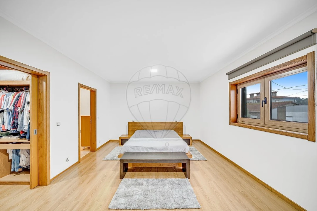 Moradia T4 para Venda em Oiã Foto 23