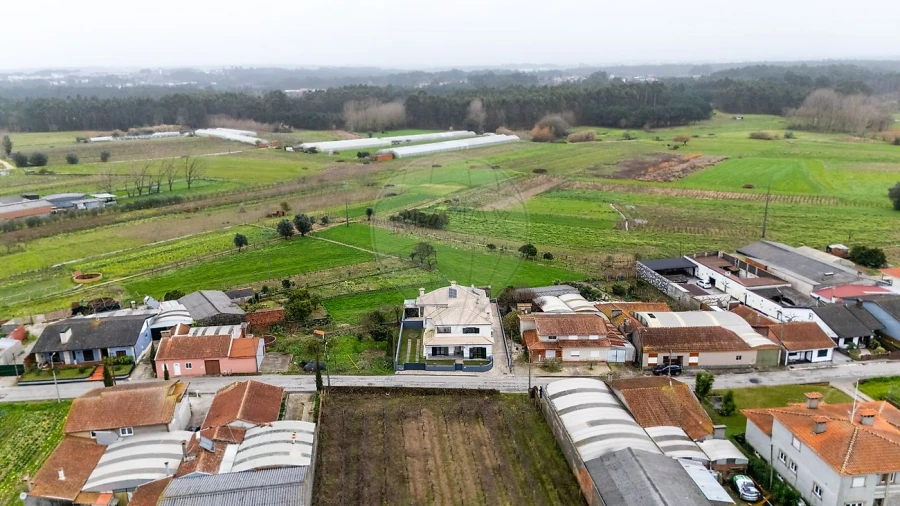 Moradia T4 para Venda em Oiã Foto 26