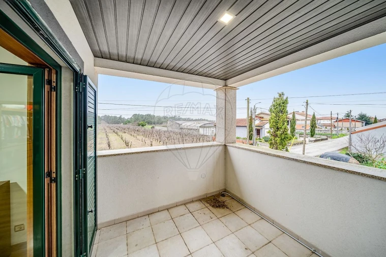 Moradia T4 para Venda em Oiã Foto 24