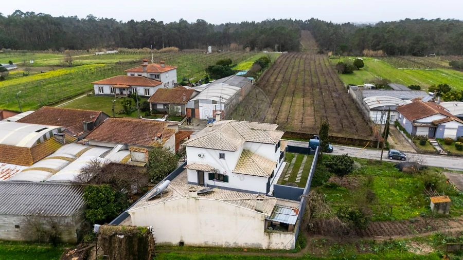 Moradia T4 para Venda em Oiã Foto 25