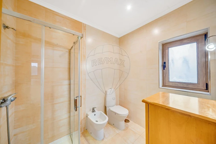 Moradia T4 para Venda em Oiã Foto 22