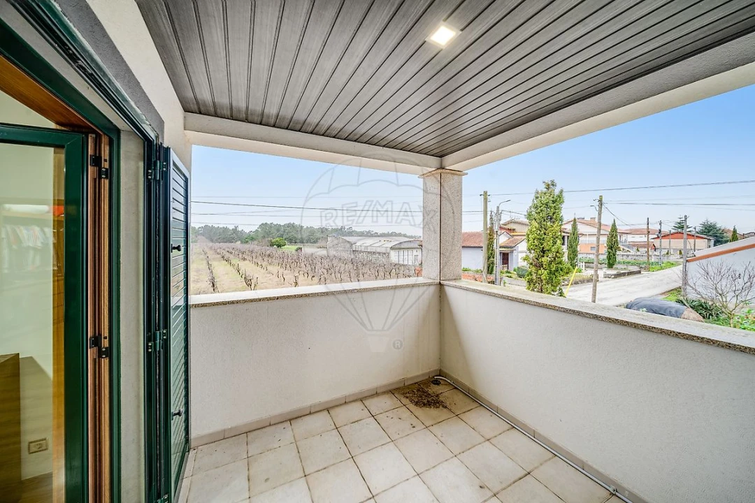 Moradia T4 para Venda em Oiã Foto 24