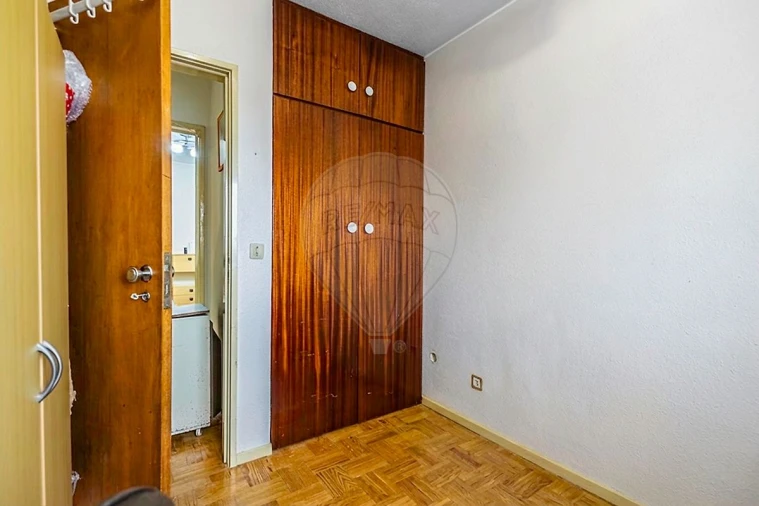 Apartamento T3 para Venda em Póvoa de Santa Iria e Forte da Casa Foto 3