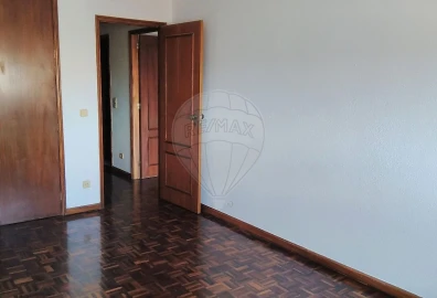 Apartamento T3 para Venda em Cidade da Maia