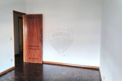 Apartamento T3 para Venda em Cidade da Maia