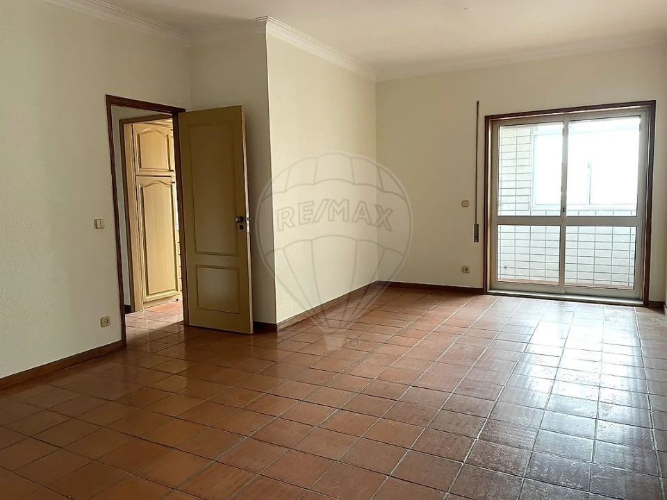 Apartamento T3 para Venda em Cidade da Maia Foto 9