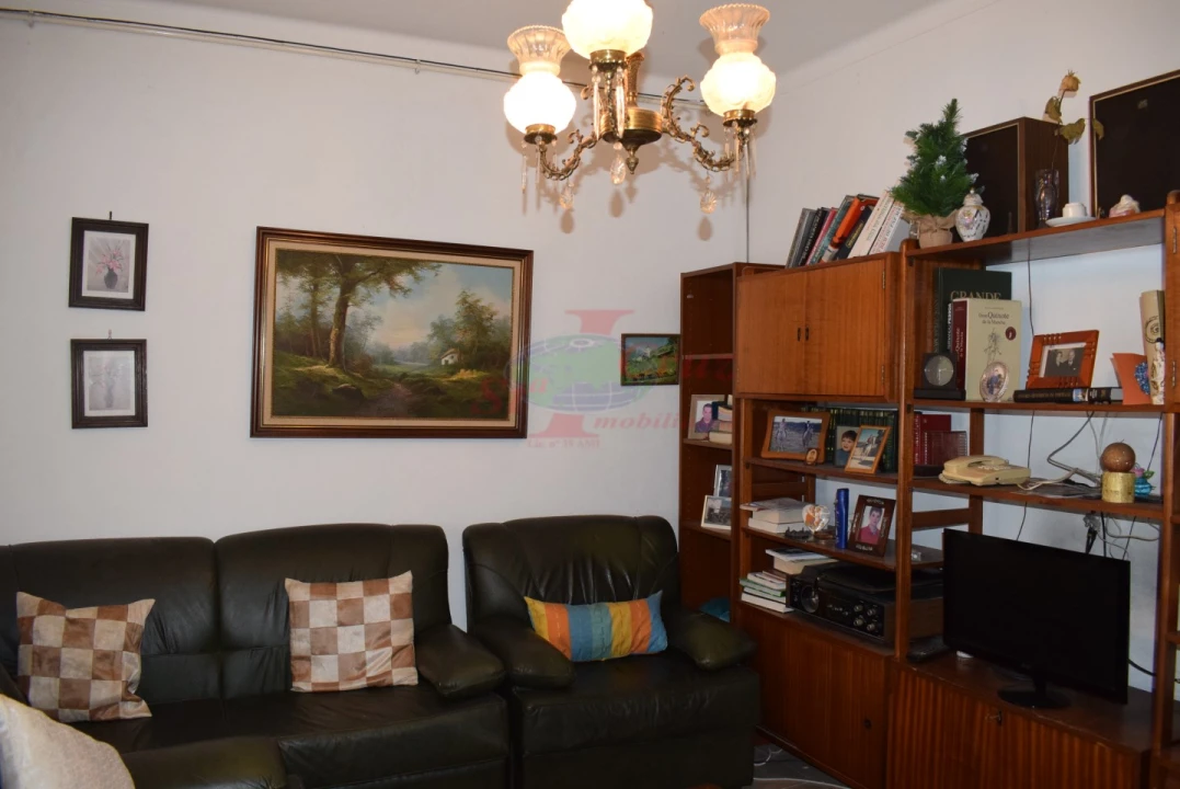 Moradia T3 para Venda em Santo Antonio dos Olivais Foto 4