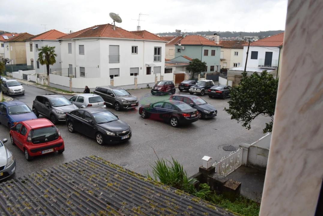 Moradia T3 para Venda em Santo Antonio dos Olivais Foto 30