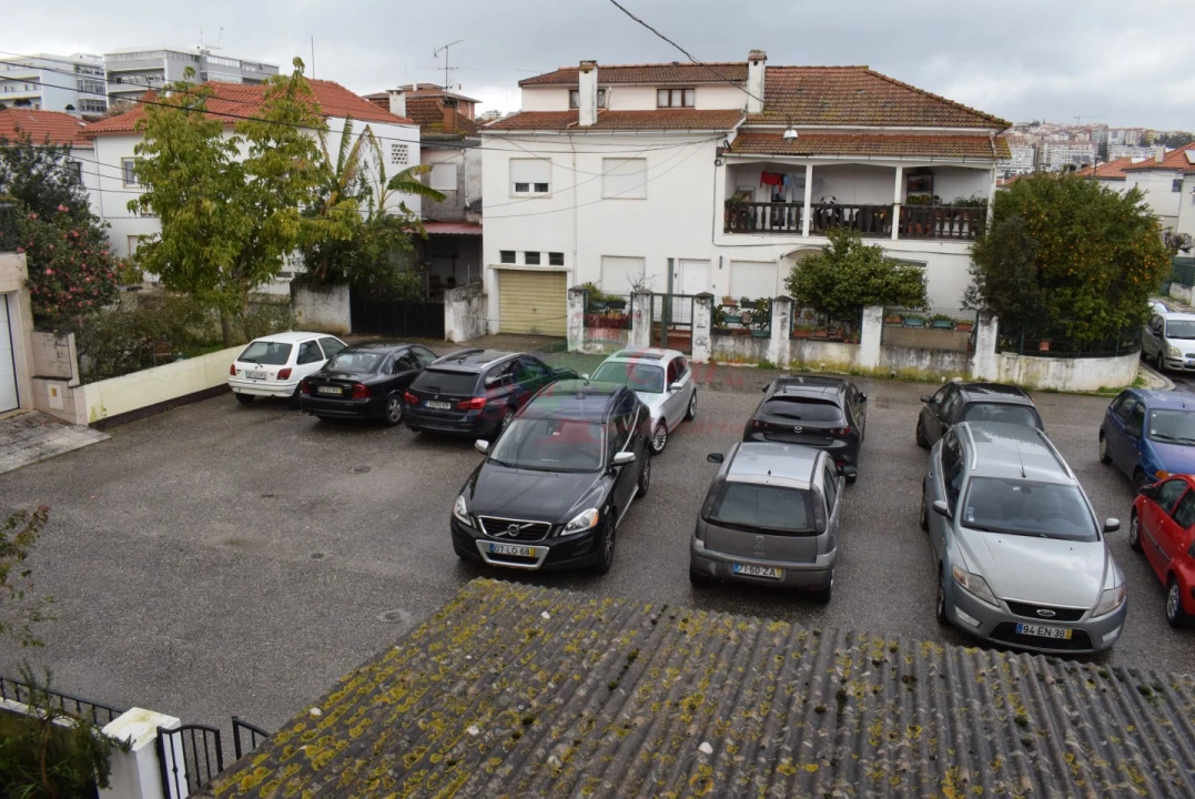 Moradia T3 para Venda em Santo Antonio dos Olivais Foto 31