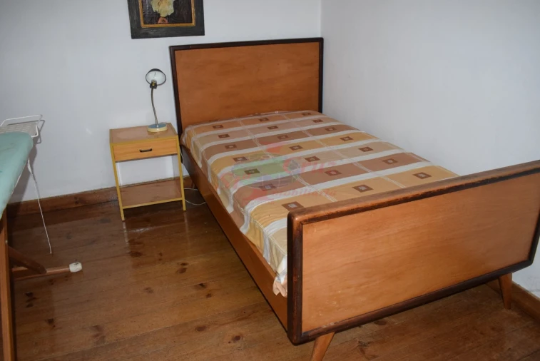 Moradia T3 para Venda em Santo Antonio dos Olivais Foto 18