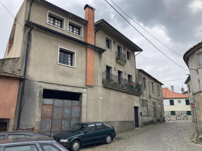 Moradia T4 para Venda em Cabanas de Viriato Foto 1