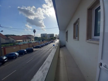 Apartamento T4 para Venda em Laranjeiro e Feijó