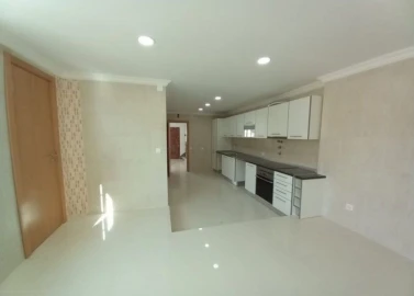 Moradia T4 para Venda em Carcavelos e Parede