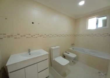 Moradia T4 para Venda em Carcavelos e Parede