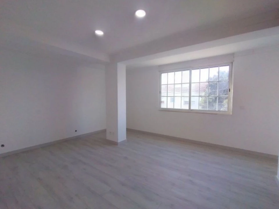 Moradia T4 para Venda em Carcavelos e Parede Foto 3