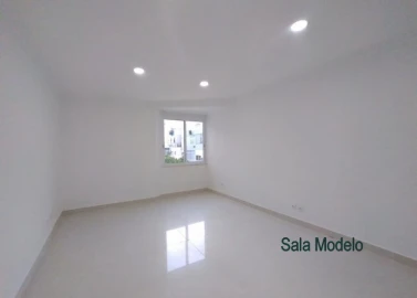 Apartamento T3 para Venda em Pontinha e Famões