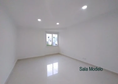 Apartamento T3 para Venda em Pontinha e Famões