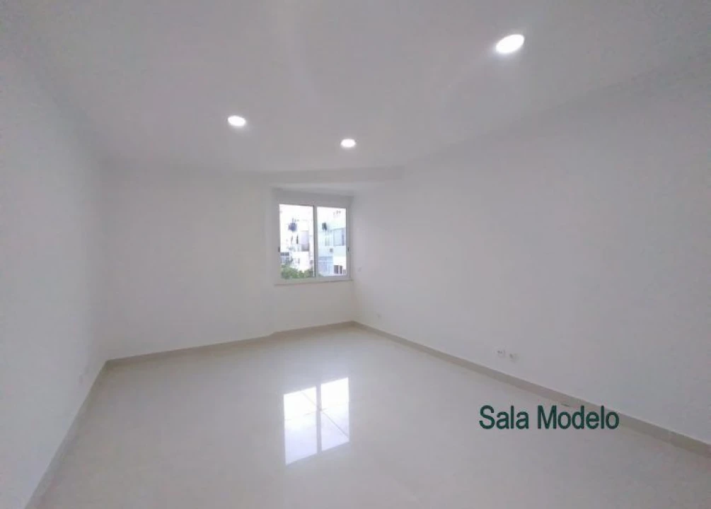 Apartamento T3 para Venda em Pontinha e Famões Foto 4
