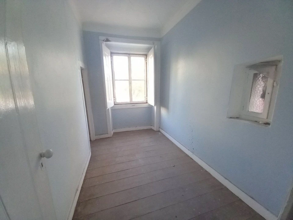 Apartamento T4 para Venda em Alvalade Foto 6