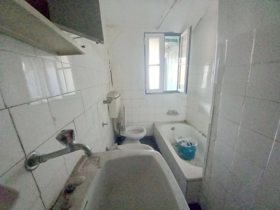 Apartamento T4 para Venda em Alvalade Foto 16