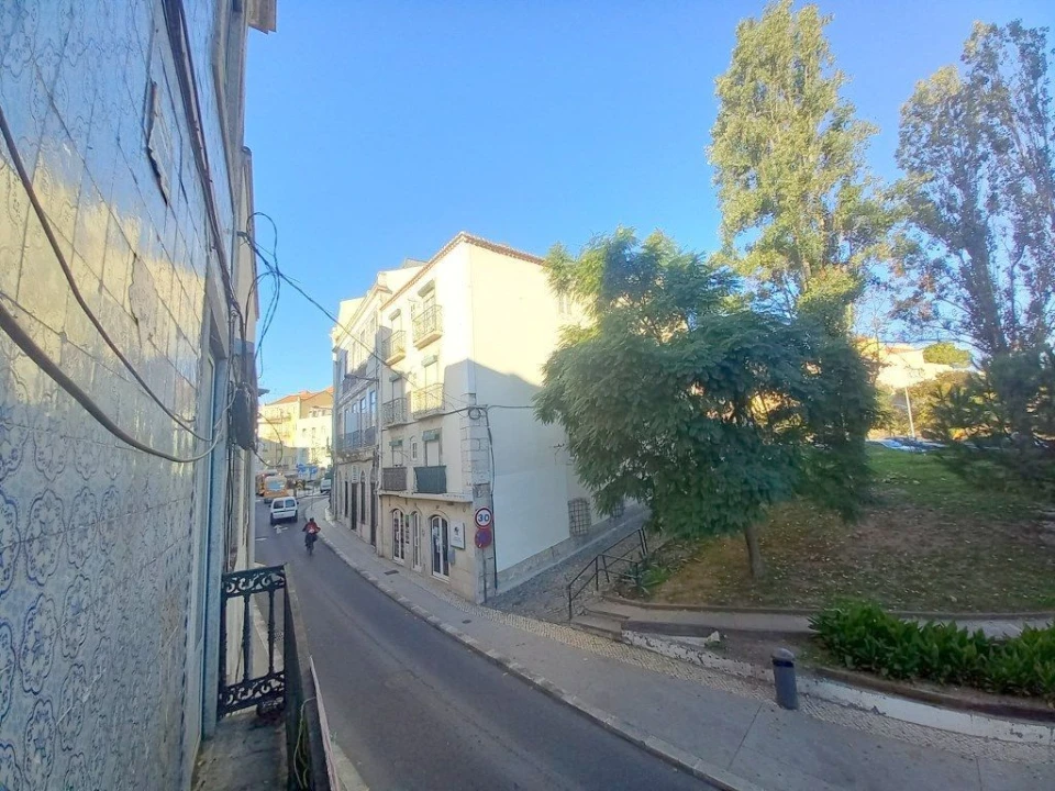 Apartamento T4 para Venda em Alvalade Foto 4