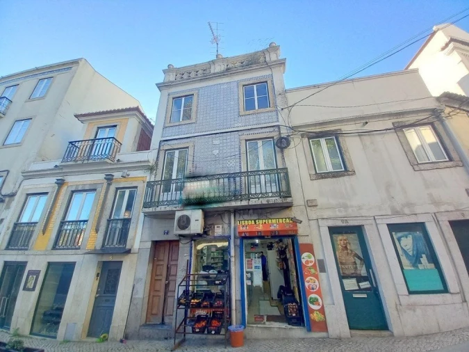 Apartamento T4 para Venda em Alvalade Foto 2