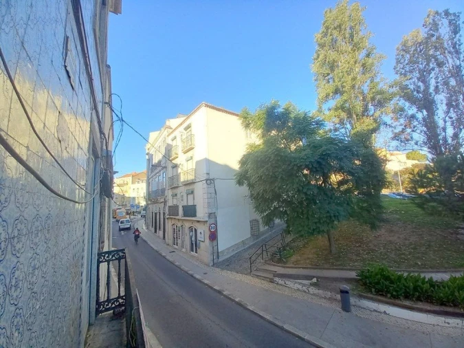 Apartamento T4 para Venda em Alvalade Foto 3