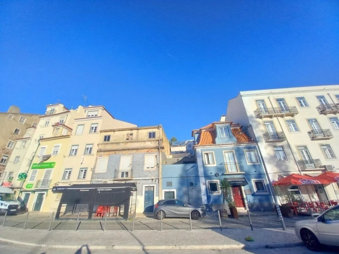 Apartamento T4 para Venda em Alvalade Foto 2