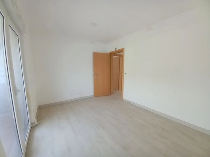 Moradia T6 para Venda em Amora Foto 10