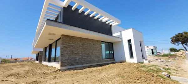 Moradia T4 para Venda em São João das Lampas e Terrugem